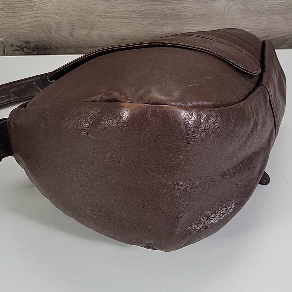 Ameribag Healthy Back Brown Leather Crossbody Sling Bag - Picture 6 of 12